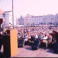 Bundesweite Eröffnung in Wismar 1999, Auf der Bühne Bundespräsident Johannes Rau Bundesweite Eröffnung in Wismar 1999, Auf der Bühne Bundespräsident Johannes Rau